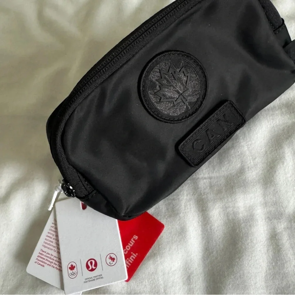 🆕🇨🇦 Lululemon Team Canada Future Legacy Mini Belt Bag Black